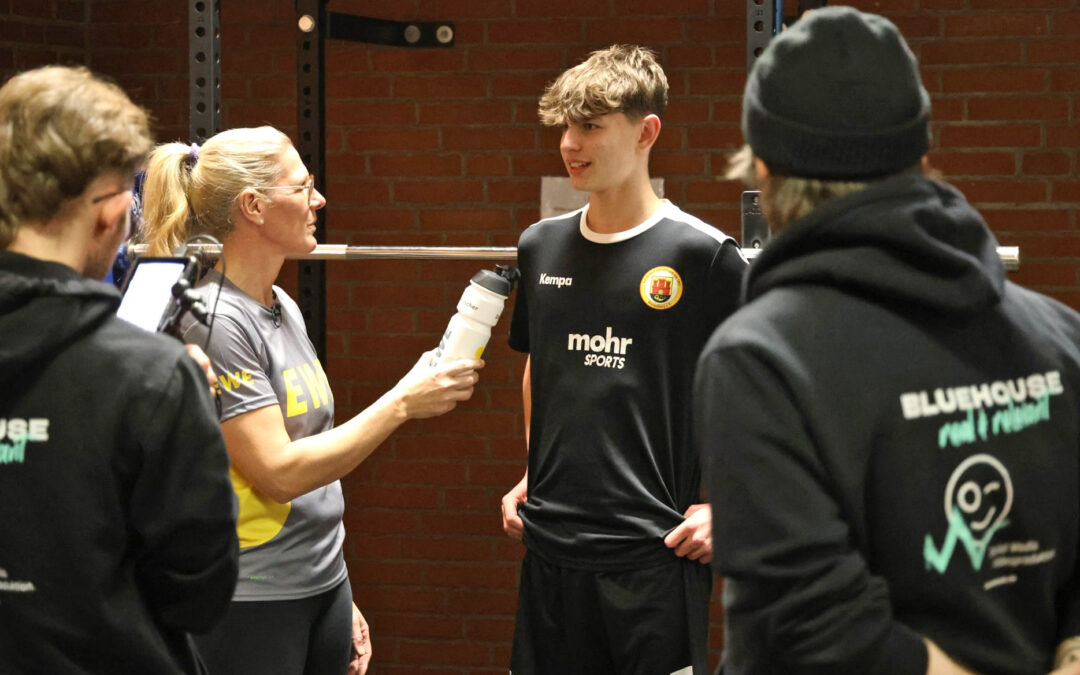 Besuch von EWE & Bluehouse – Ein besonderer Drehtag beim VfL Hornebur